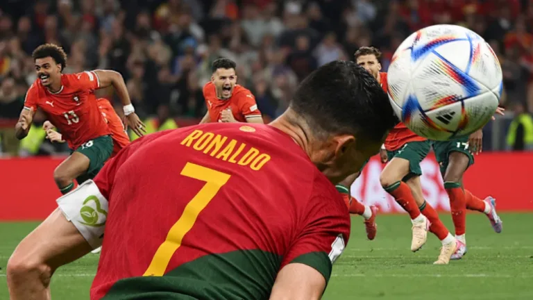 El delantero con mas goles de cabeza en la historia del fútbol