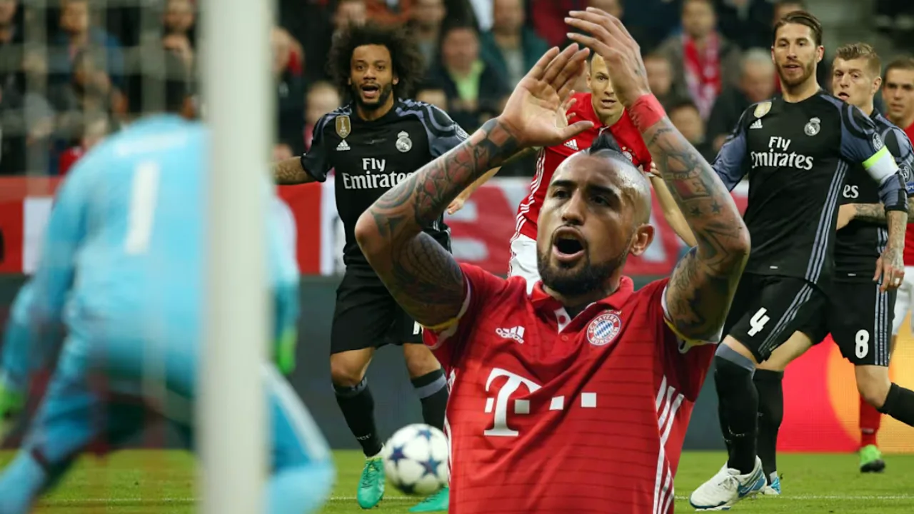 Arturo Vidal con el Bayern de Múnich en la UEFA Champions League 2016-2017