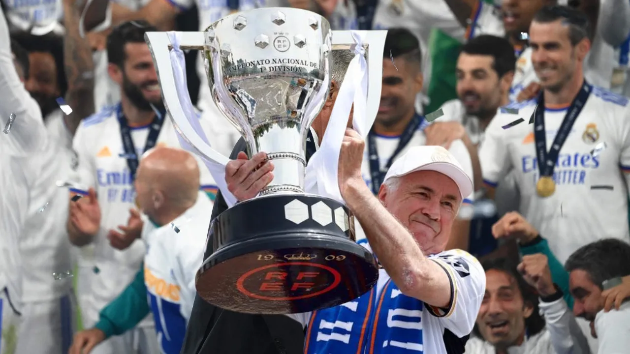 Carlo Ancelotti gano LaLiga de España en la temporada 2023-2024 con el Rea Madrid