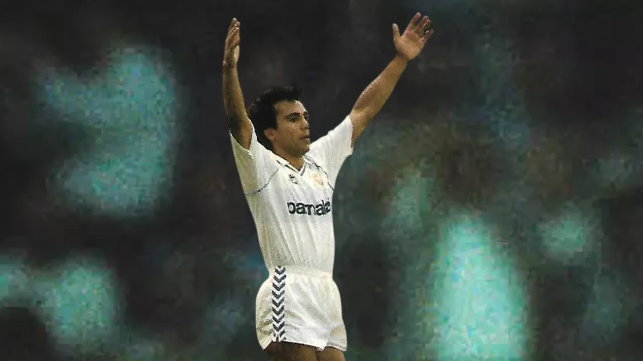 Hugo Sánchez con el Real Madrid en la UEFA Champions League