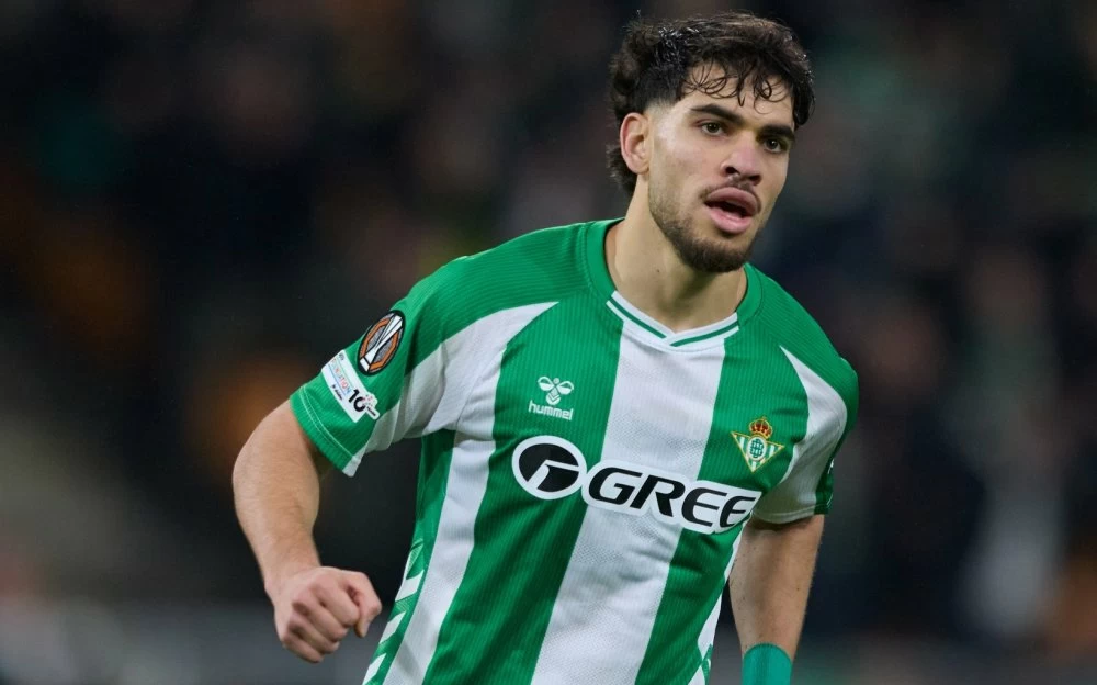 Abde Ezzalzouli durante un partido con el Real Betis