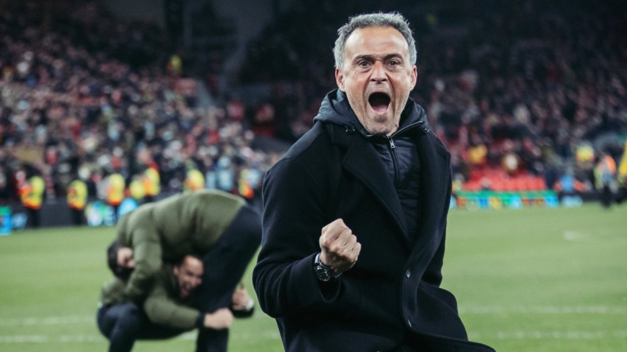 Luis Enrique celebra con el PSG en la Champions League