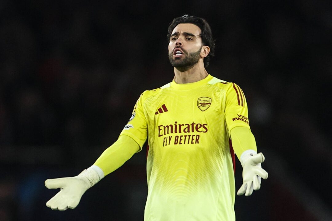 David Raya con el Arsenal antes de la final de Champions