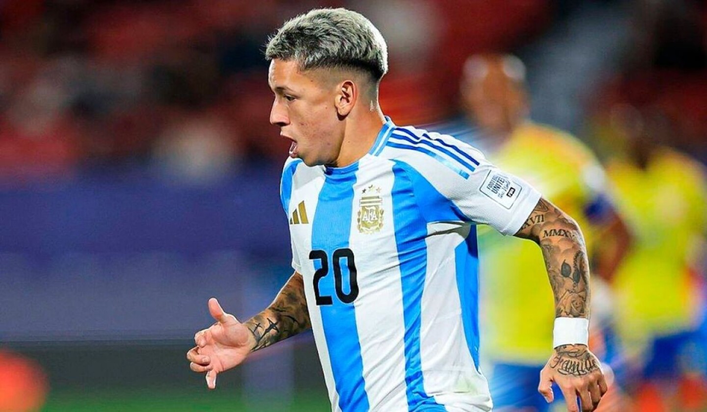 Gianluca Prestianni con la camiseta de la Selección Argentina