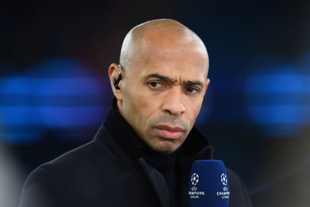 Thierry Henry durante una transmisión de Champions League
