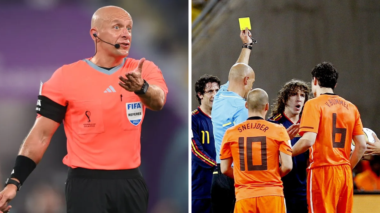 Árbitro muestra tarjeta durante un partido del Mundial
